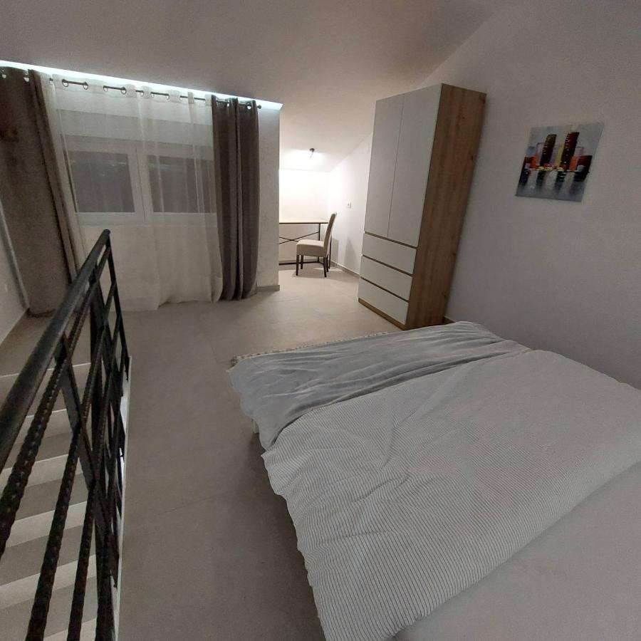 Apartman Lux Jelena Surcin Экстерьер фото