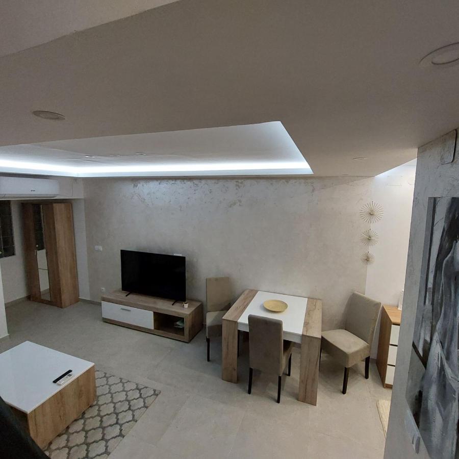 Apartman Lux Jelena Surcin Экстерьер фото